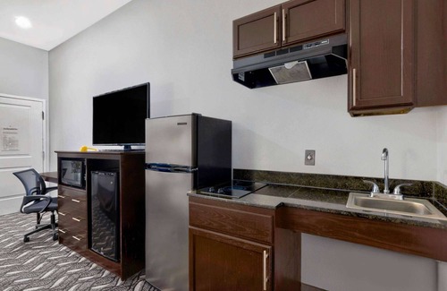 Pleasanton Hotel | Studio 6 Pleasanton, TX