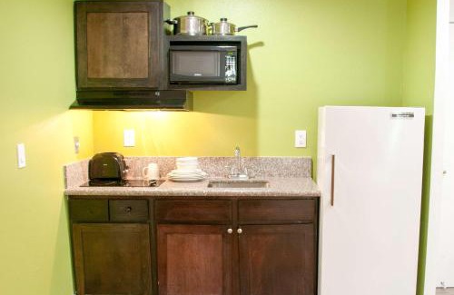 Cully Hotel | Studio 6-Portland, OR