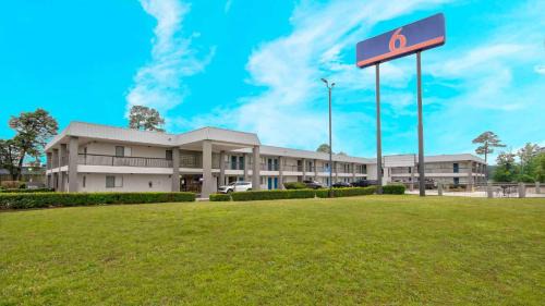 Texarkana Hotel | Studio 6 Texarkana TX