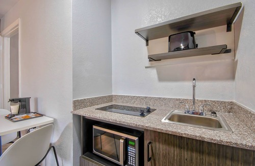 Texas City Hotel | Studio 6 Texas City, TX