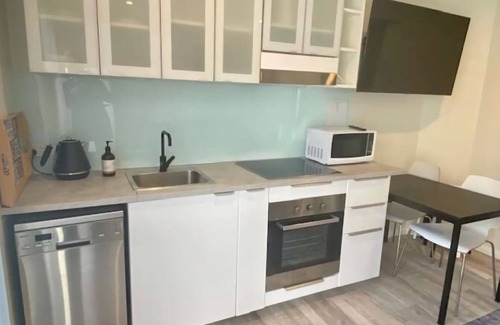 Busselton Apartment | Studio 66 Busselton - newly renovated 2- bed apartment, centrally located.