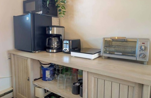 Ste Anne de Beaupre Apartment | Studio 9 | 2 Min Waterfront | BBQ & Fireplace