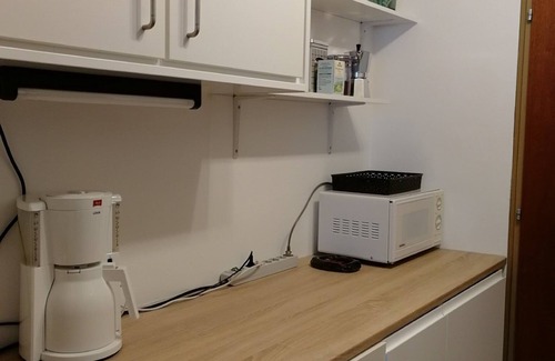 Sankt Martin bei Lofer Apartment | Studio Apartment 'Schloss Grubhof Appartement' with Balcony and Wi-Fi