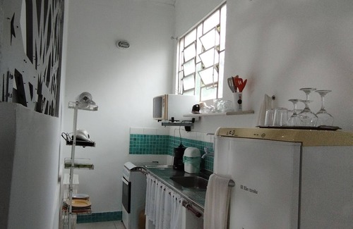 Valparaiso Apartment | Studio Adélia Prado suite