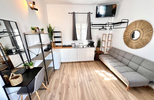 Paros Apartment | Studio 'Aeolian Blu 11' with Sea View, Wi-Fi and Air Conditioning