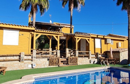 Hoya de los Patos Apartment | Studio 'Aitana' with Shared Pool, Wi-Fi and Air Conditioning
