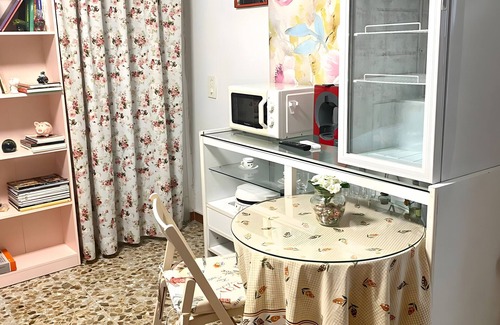 Lorca Apartment | Studio 'Alojamiento Ruizo' with Mountain Views, Shared Pool and Wi-Fi