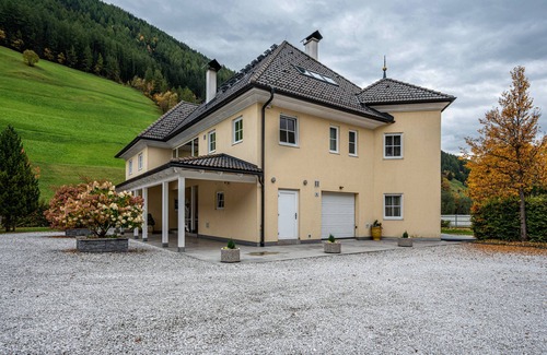 Valle Aurina Apartment | Studio 'Alpen Living 1st Floor Small' with Mountain View, Whirlpool & Wi-Fi