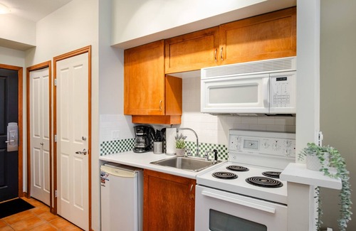 Village North Condo | Studio | Alpenglow Lodge | Private Balcony w/Mountain views | AC | Gym | Central Location