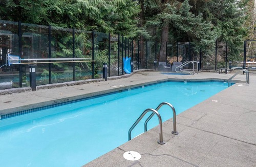Village North Condo | Studio | Alpenglow Lodge | Private Balcony w/Mountain views | AC | Gym | Central Location