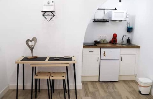 Alcala de los Gazules Apartment | Studio Apartment 'Amores Loft Rural' with Wi-Fi and Air Conditioning