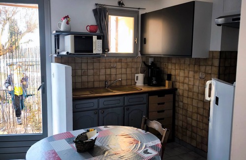 Allemagne-en-Provence Apartment | Studio Apartment 'Bas Verdon' with Private Terrace and Private Garden