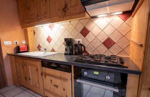 Sollieres-Sardieres Apartment | Studio Apartment 'Le Pin Cembro' with Mountain View, Private Terrace and Wi-Fi