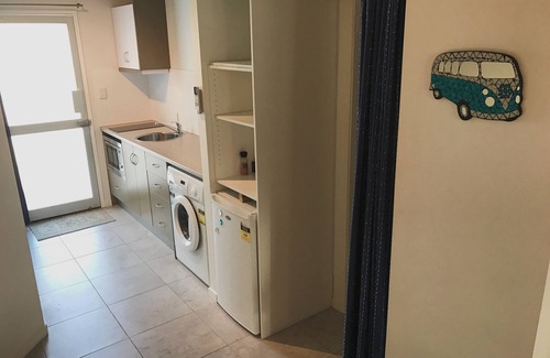 Alexandra Headland Apartment | ~Studio Apartment,Kitchen,Private,Walk to Beach,