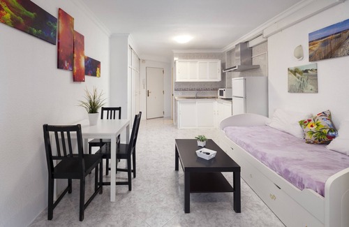 La Cala del Moral Apartment | Studio Apartment with Shared Pool, Wi-Fi and Air Conditioning