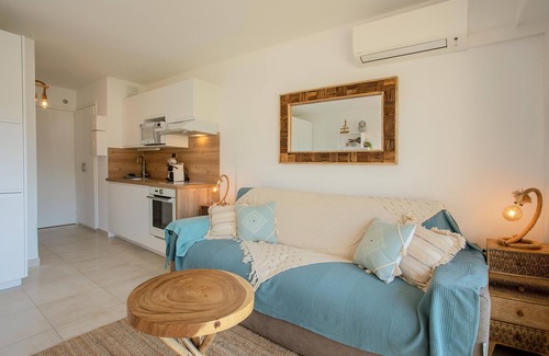 Cavaliere Apartment | Studio Apartment "Golfe De Saint Tropez" with Balcony, A/C & Wi-Fi