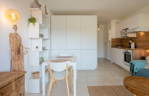 Cavaliere Apartment | Studio Apartment "Golfe De Saint Tropez" with Balcony, A/C & Wi-Fi