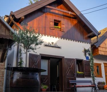 Knezevi Vinogradi Apartment | Studio apartman & Wine House ONDINE