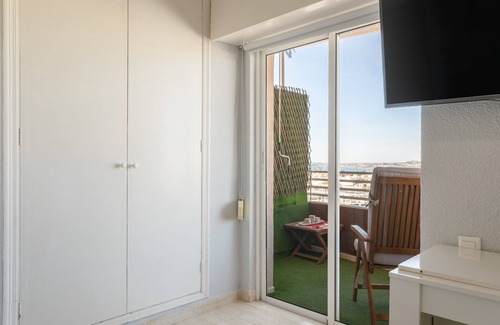 Alicante Apartment | Studio Apartment "176" with Sea View, Balcony & Wi-Fi