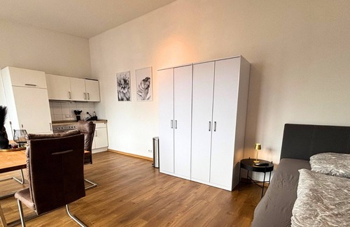 Lingen Apartment | Studio Apartment '7' with Wi-Fi