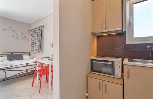 Kalligoni Apartment | Studio Apartment 'Alexandros 3 Guests' with Mountain View, Wi-Fi and Air Conditioning