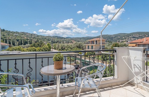 Kalligoni Apartment | Studio Apartment 'Alexandros 3 Guests' with Mountain View, Wi-Fi and Air Conditioning