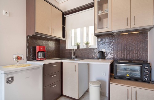 Kalligoni Apartment | Studio Apartment 'Alexandros 2 Guests B' with Mountain View, Wi-Fi and Air Conditioning