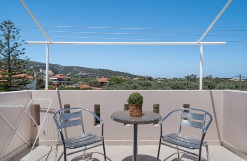 Kalligoni Apartment | Studio Apartment 'Alexandros 2 Guests B' with Mountain View, Wi-Fi and Air Conditioning