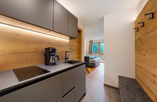 Ultimo Apartment | Studio Apartment 'Apartment Ocher' with Mountain View, Shared Garden and Wi-Fi