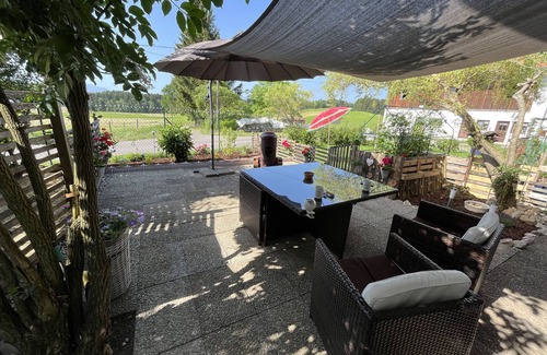 Bernbeuren Apartment | Studio apartment 'Allgäu Pension Ab In Den Süden' with Mountain View, Shared Terrace and Wi-Fi