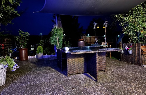 Bernbeuren Apartment | Studio apartment 'Allgäu Pension Ab In Den Süden' with Mountain View, Shared Terrace and Wi-Fi