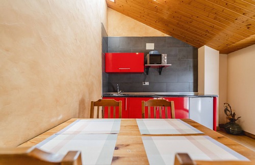 Ezcaray Apartment | Studio Apartment 'Altuzarra 2' with Mountain View, Private Terrace and Wi-Fi