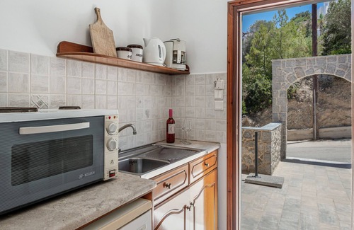 Kamari Apartment | Studio Apartment 'Amphitrite -' with Sea View, Wi-Fi and Air Conditioning