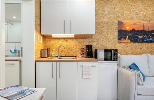 Wellingdorf Apartment | Studio Apartment 'Apartment Am Seefischmarkt' with Wi-Fi