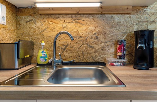 Wellingdorf Apartment | Studio Apartment 'Apartment Am Seefischmarkt' with Wi-Fi