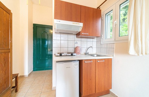 Lakones Apartment | Studio Apartment Arianna Studio 12 with Sea View, Shared Pool & Wi-Fi