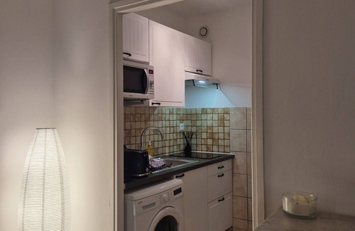 Le Rouet Apartment | Studio apartment building Standing Prado