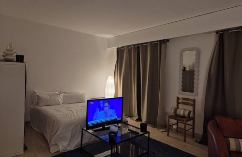 Le Rouet Apartment | Studio apartment building Standing Prado
