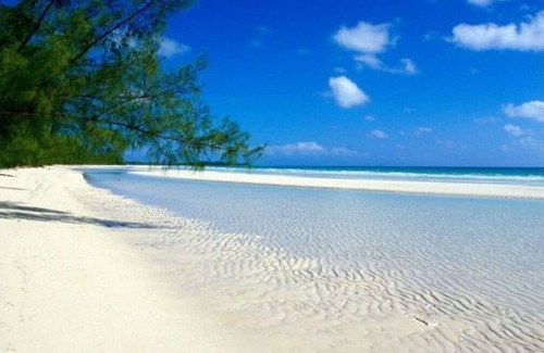 Lucaya Apartment | Studio Apartment Close To Beach