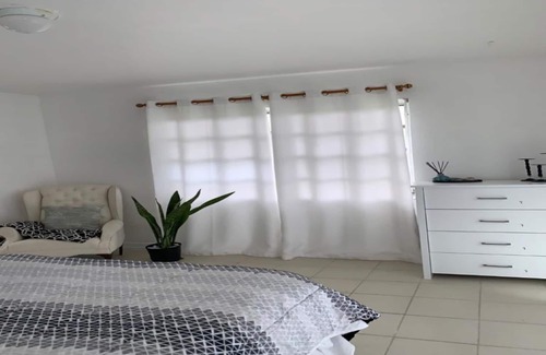 Lucaya Apartment | Studio Apartment Close To Beach