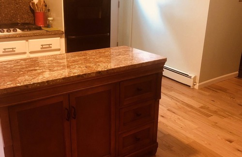 Getty Square Apartment | Studio apartment close metro north Yonkers station