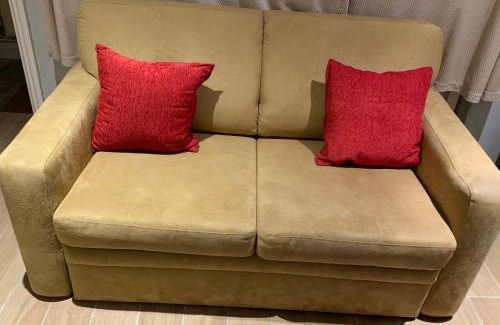 King's Cross Apartment | Studio Apartment - Entire Lower Ground Floor - Only 7 Mins Walk Kings Cross St Pancras Station