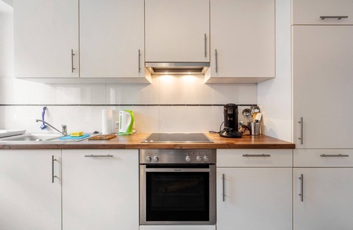 Untermunstertal Apartment | Studio Apartment 'Ferienwohnung Sägegasse, Typ A' with Shared Terrace, Shared Garden and Wi-Fi