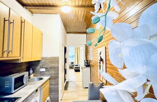 Grinzing Apartment | Studio Apartment for 4P, 10Min to FAC Platz