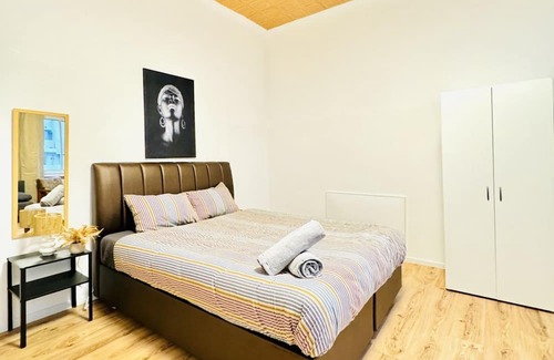 Grinzing Apartment | Studio Apartment for 4P, 10Min to FAC Platz