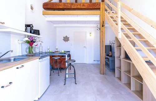 Le Fenouiller Apartment | Studio Apartment 'Le De Château Trompette' with Wi-Fi