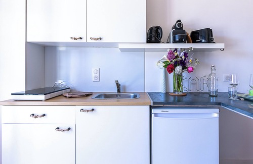 Le Fenouiller Apartment | Studio Apartment 'Le De Château Trompette' with Wi-Fi