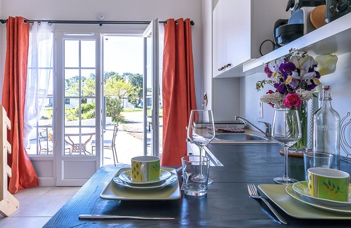 Le Fenouiller Apartment | Studio Apartment 'Le De Château Trompette' with Wi-Fi