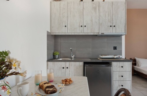 Paloi Apartment | Studio Apartment 'Frantzis 2' with Sea View, Wi-Fi and Air Conditioning