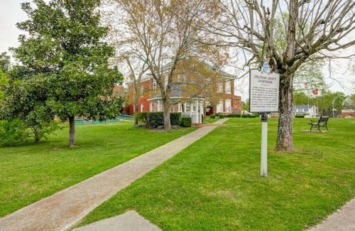 Ashland City Apartment | Studio apartment in the Merchantile